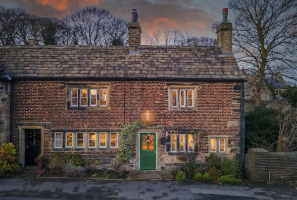 The Griffin, Tong Village, BD4
