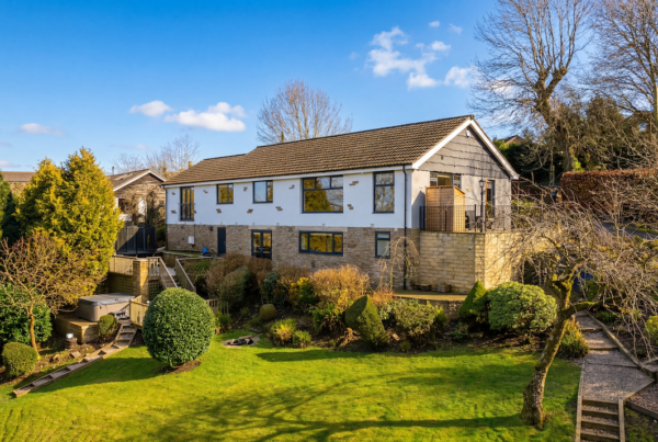 Lark Hill Close, Cleckheaton, BD19