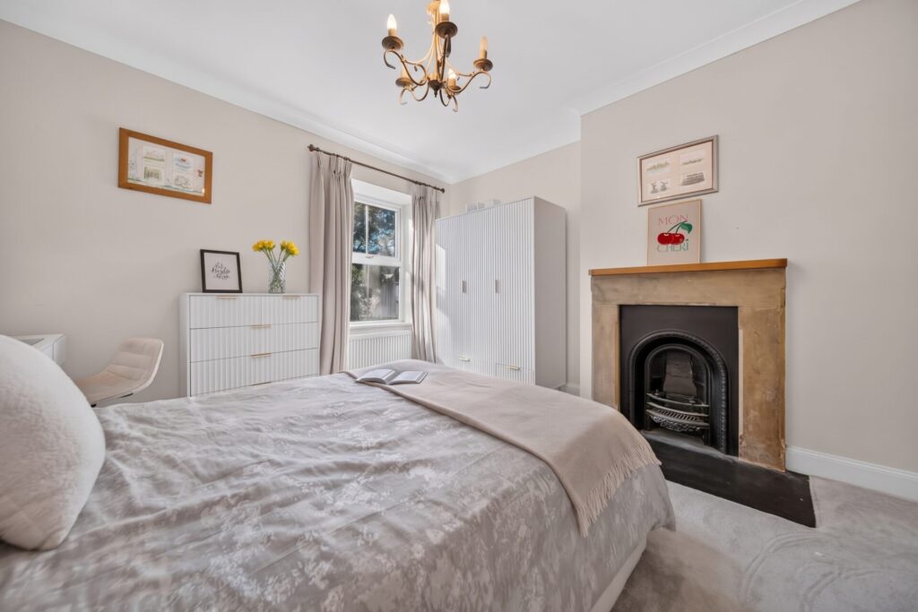 bedroom greenside